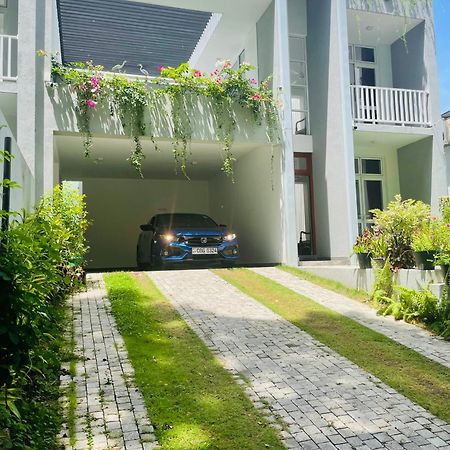 Oesis - Stylish Villa Steps From Historic Galle Fort Εξωτερικό φωτογραφία