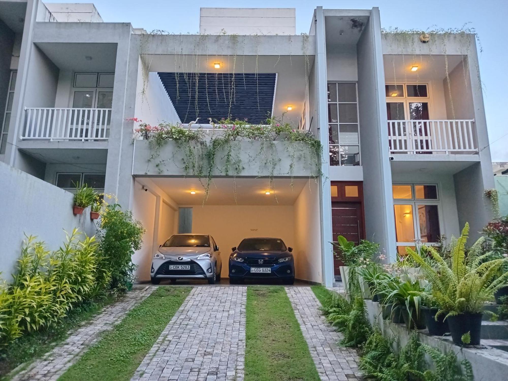 Oesis - Stylish Villa Steps From Historic Galle Fort Εξωτερικό φωτογραφία