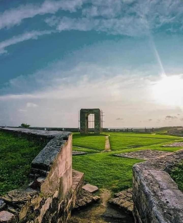 Oesis - Stylish Villa Steps From Historic Galle Fort Εξωτερικό φωτογραφία